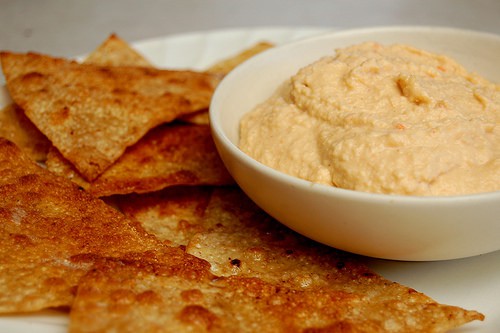 chipotle hummus in bowl